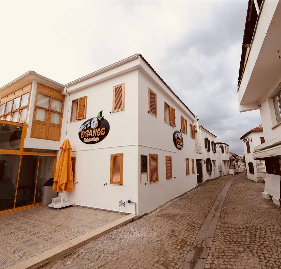 White Orange Esmirna Exterior foto