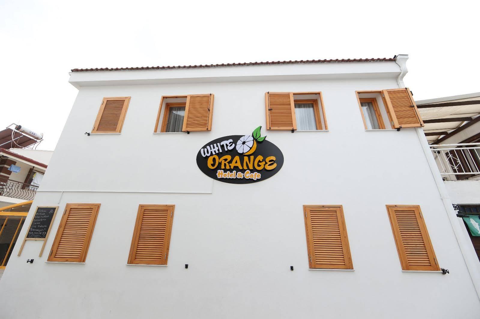 White Orange Esmirna Exterior foto